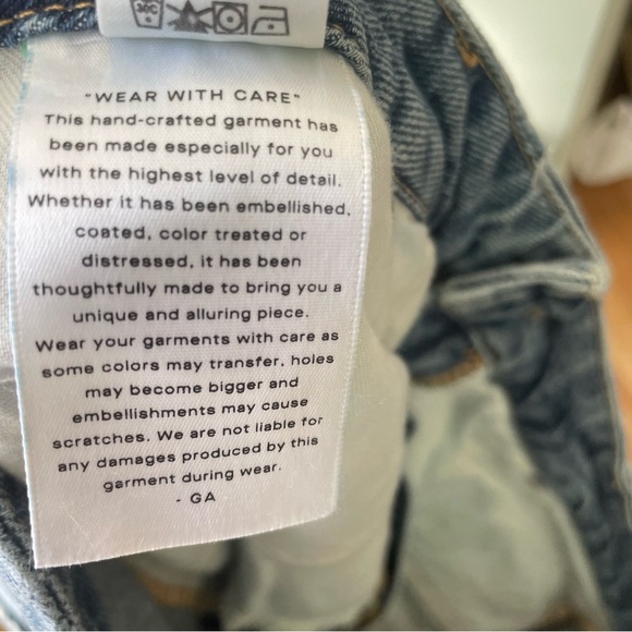 NWT Good American Good Boy Distressed High Rise Jean SN: GB050T Indigo Size 16 - Picture 16 of 17